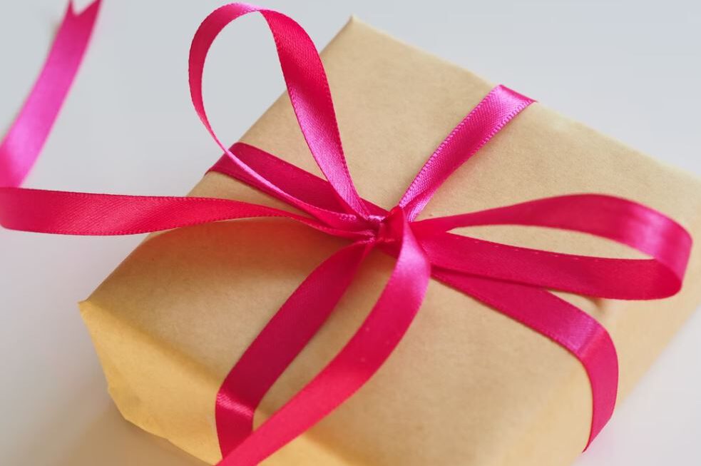 W co zapakować prezent dla gości weselnych?